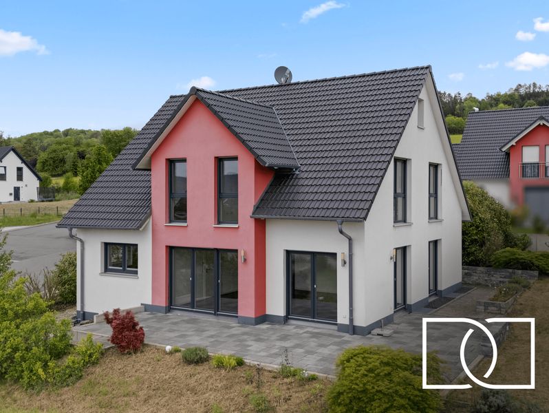 Baujahr 2015! Energieeffizientes Einfamilienhaus in unverbaubarer Lage mit Keller